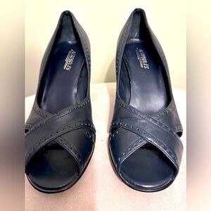 NWOT Aerosol Navy blue comfort Pumps SZ 11